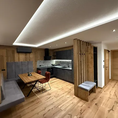 Ahorn Apartamento Uderns