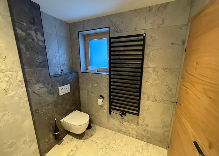 Ahorn Apartamento Uderns