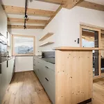 Ahorn Apartment *