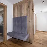 Ahorn Apartment