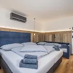 Ahorn Apartment